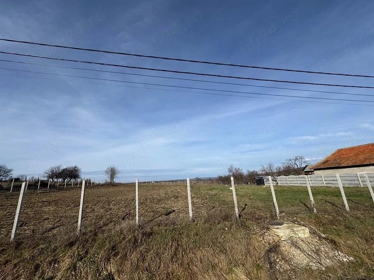 Teren de 3080 mp, în Copăcel
