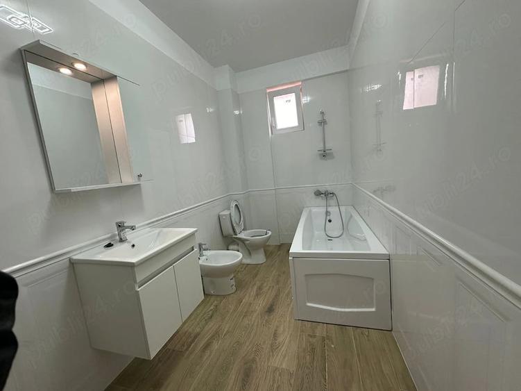 Apartament cu 2 camere decomandat în Roșu