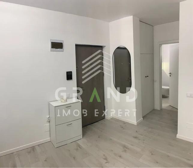 Apartament cu 2 camere semidecomandat, mobilat în Florești