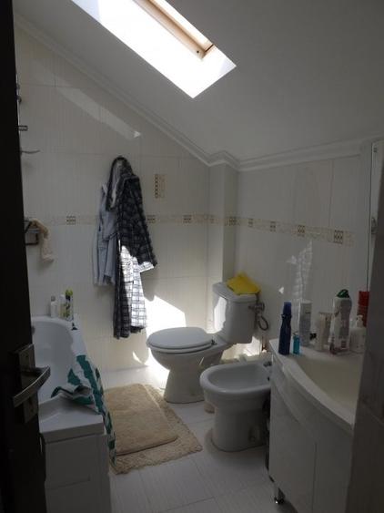 Casă individuală cu 7 camere cu Canalizare în Săcele
