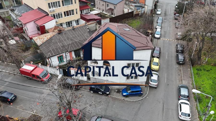 Casă cu 7 camere cu Canalizare în Crângași