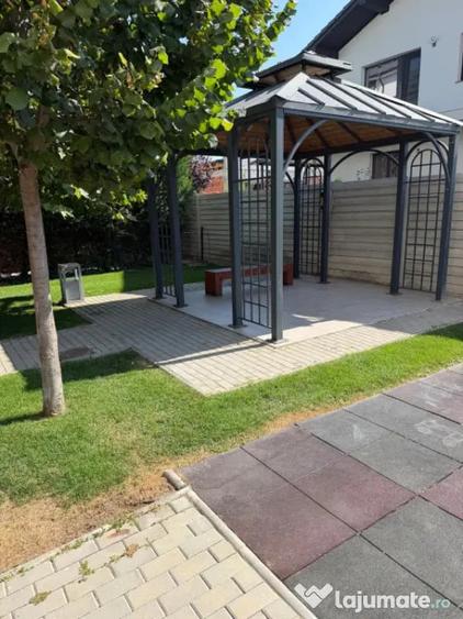Apartament cu 2 camere decomandat, mobilat în Malu Mare