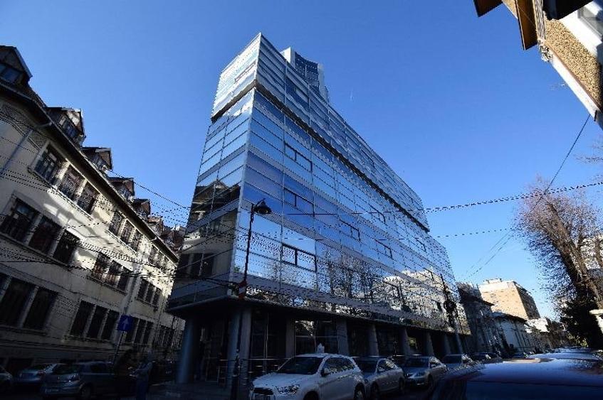 Birou, de 206 mp, în Universitate