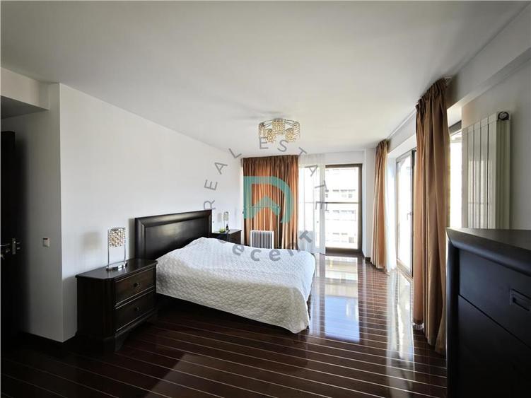 Apartament cu 4 camere decomandat, mobilat în Brașovul Vechi