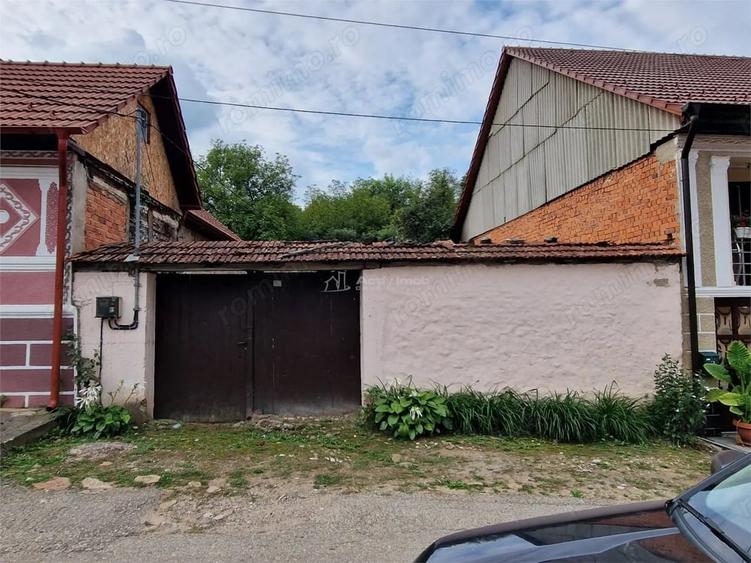 Casă cu Teren 576 Mp în Clocotici