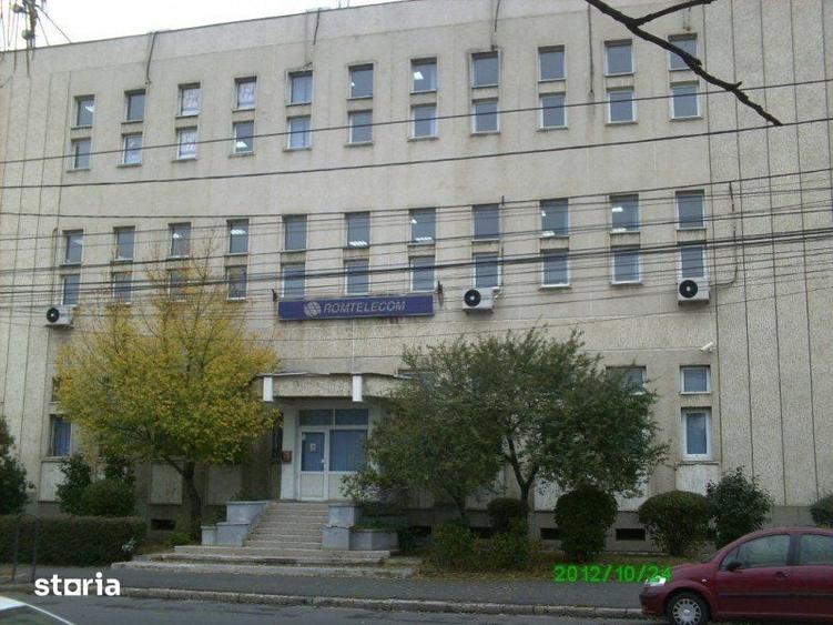 Spațiu comercial, de 1,493 mp, în Democrației