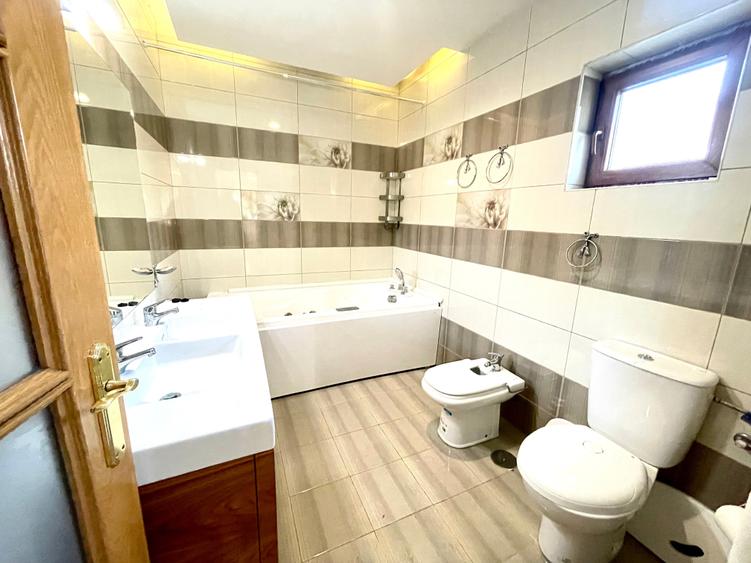 Duplex cu 4 camere cu Canalizare în Mărgineni