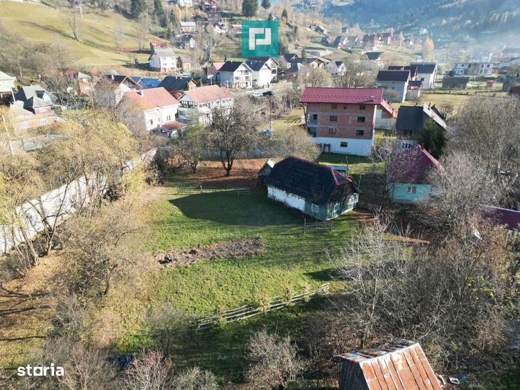 Casa de lemn, cu teren in Borsa - 14