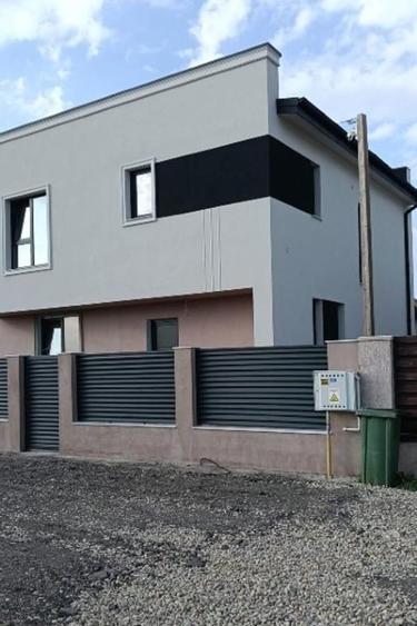 Casă individuală cu 4 camere cu Canalizare în Vidra
