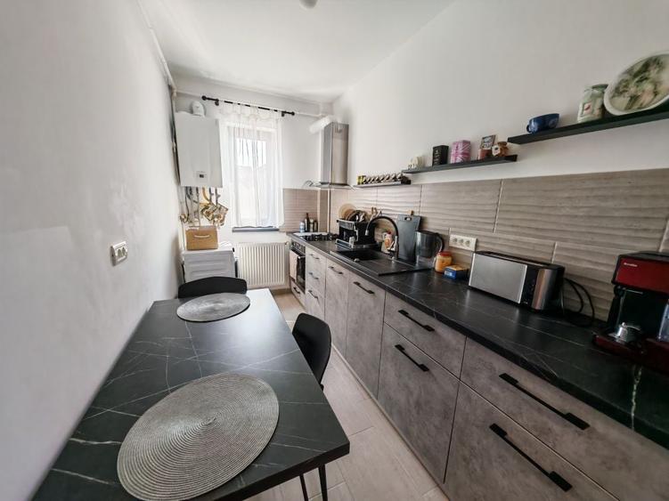 Apartament cu 2 camere decomandat în Trivale