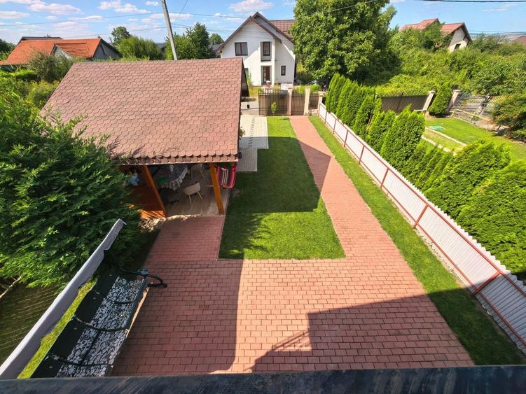 Duplex cu 3 camere cu Canalizare în Vișan