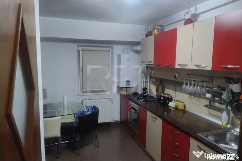 Apartament cu 3 camere semidecomandat în Drumul Sării