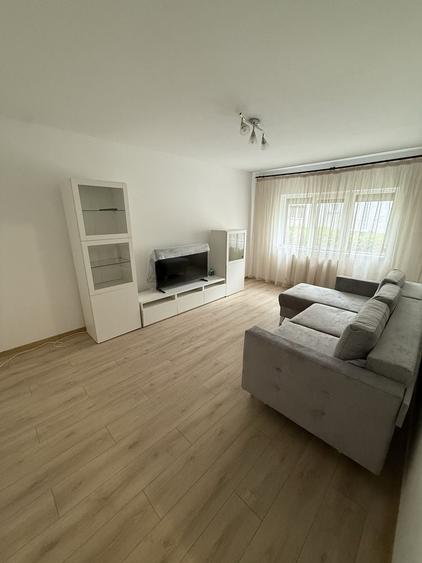 Apartament cu 2 camere decomandat în Nicolina