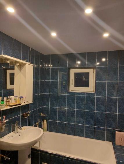 Apartament cu 3 camere decomandat în Petros