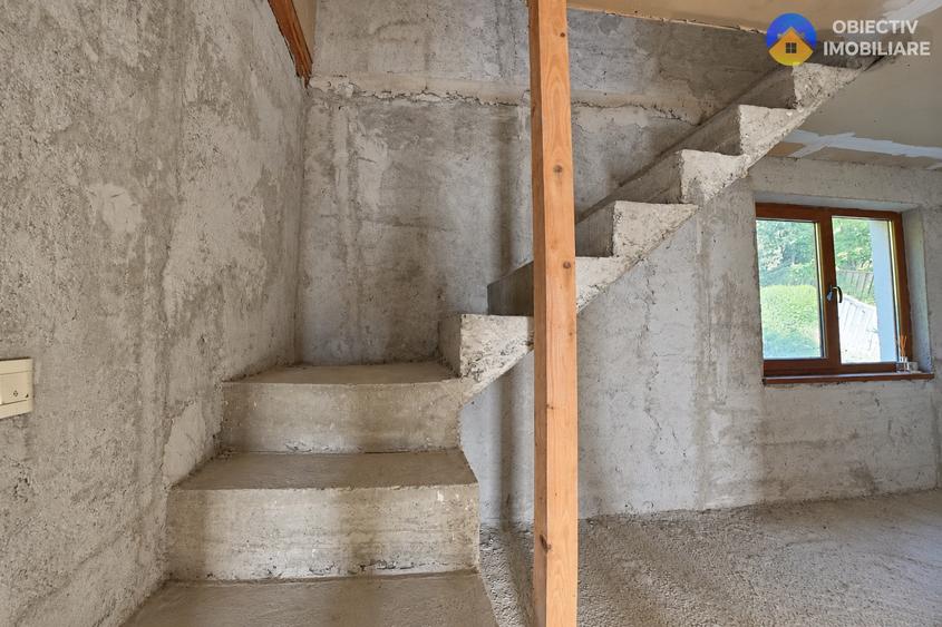 Casă individuală cu 5 camere cu Teren 2405 Mp în Pângărați