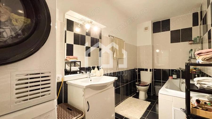 Apartament cu 3 camere semidecomandat în Jucu