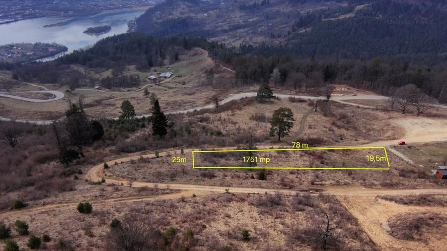Teren intravilan de 1751 mp, în Scăricica