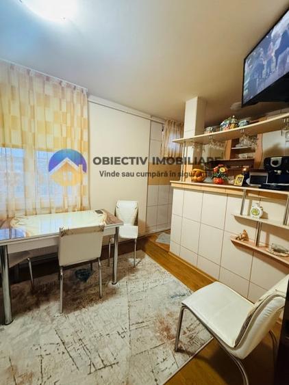 Apartament cu 3 camere decomandat în Calea Romanului