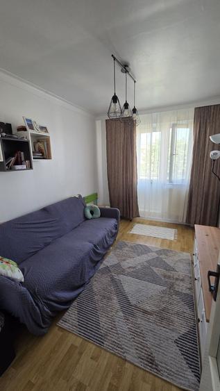 Apartament cu 3 camere decomandat în Trivale