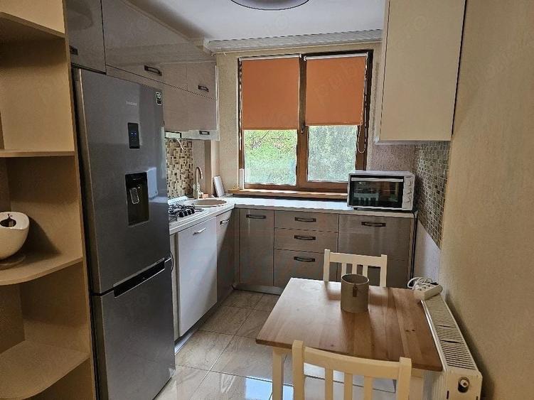 Apartament cu 3 camere semidecomandat, mobilat în Țiglina 1