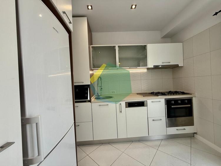 Apartament cu 3 camere decomandat în Central