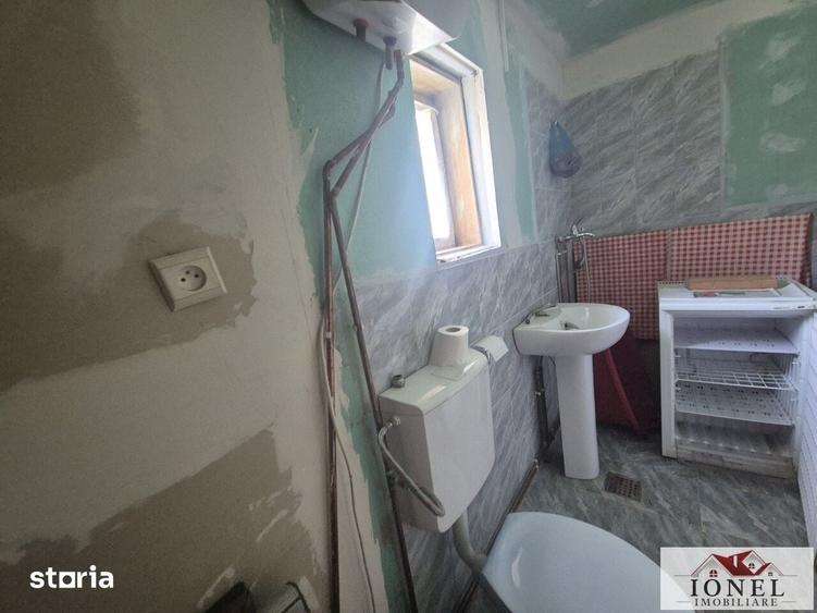 Casă cu 3 camere cu Teren 2651 Mp în Almașu Mare