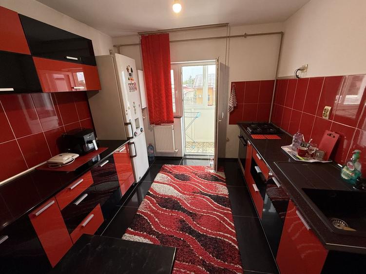 Apartament cu 2 camere semidecomandat, mobilat în Central