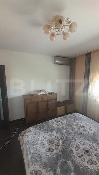 Apartament cu 3 camere decomandat, mobilat în Micro 11
