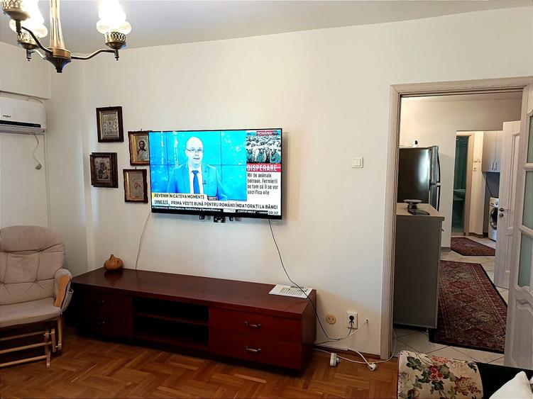 Apartament cu 3 camere decomandat în Dristor