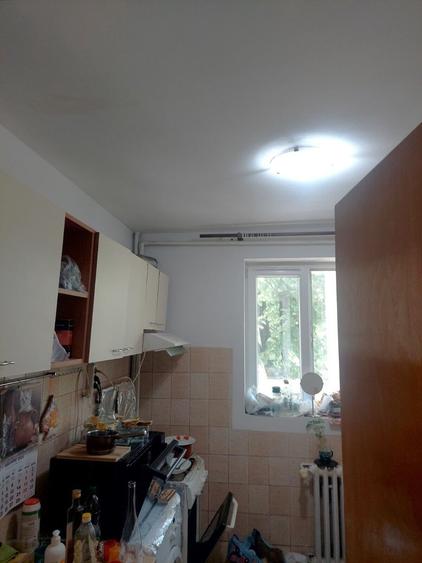 Apartament cu 4 camere semidecomandat în Titan