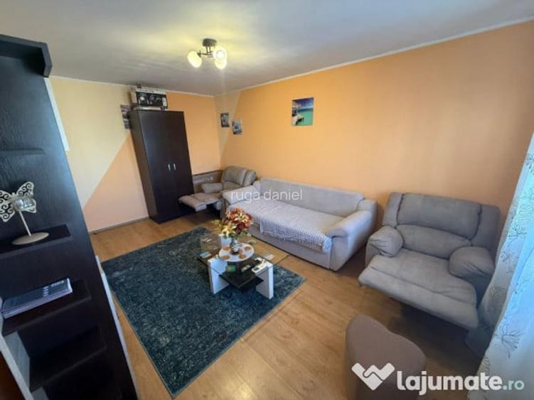 Inchiriez Apartament 2 camere, proprietar, zona Rahova (Pecineaga)