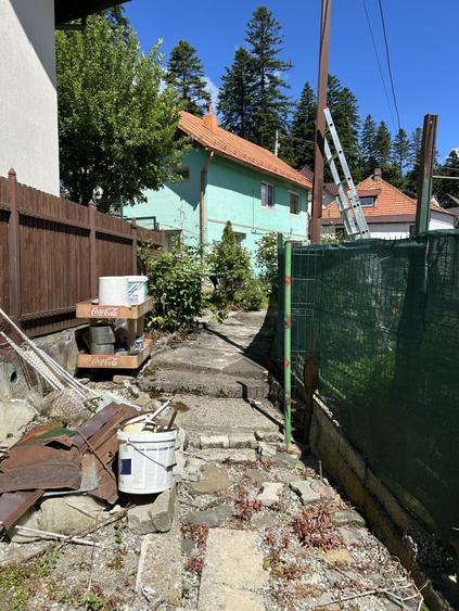 Casă individuală cu 5 camere cu Canalizare în Bușteni