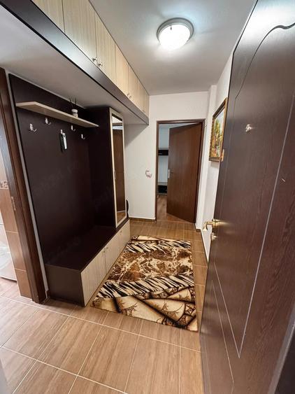Apartament cu 2 camere semidecomandat în Badea Cârțan