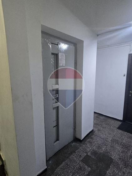 Apartament cu 2 camere semidecomandat în 1 Decembrie 1918