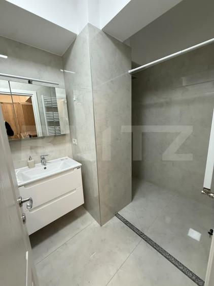 Apartament cu 2 camere decomandat, mobilat în Central