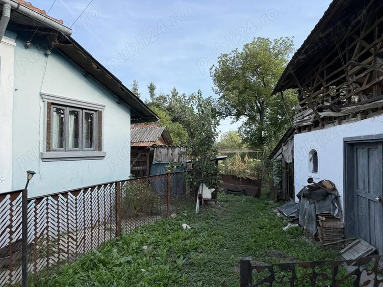 Casă cu 5 camere cu Teren 1754 Mp în Bunești (Mălureni)