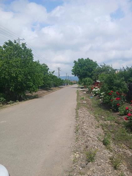 Teren de 500 mp, în Clondiru