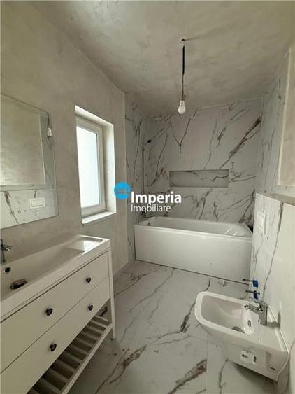 Duplex cu 4 camere cu Canalizare în Rediu