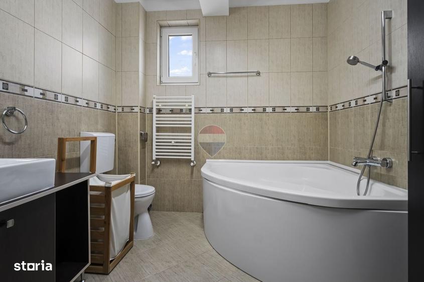 Apartament cu 4 camere în Roșu
