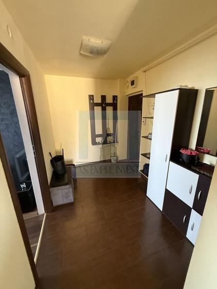 Apartament cu 3 camere circular, mobilat în Calea București