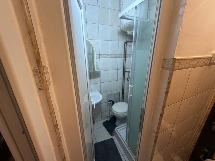 Camera de camin cu baie - 2