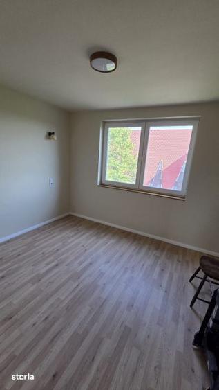 Apartament cu 3 camere decomandat în Burdea