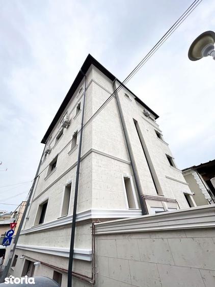 Apartament cu 8 camere în Mitropolie