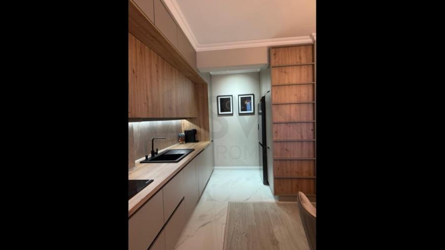 Apartament cu 3 camere decomandat în Sisești