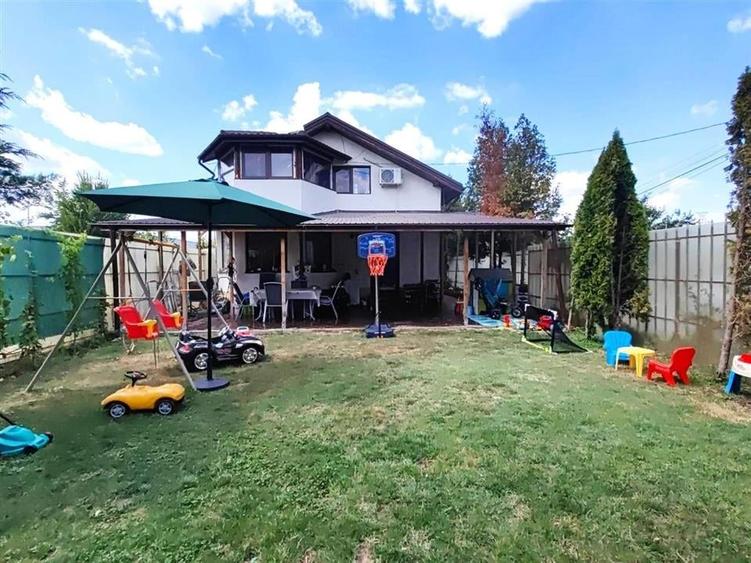 Casă individuală cu 6 camere cu Teren 430 Mp în Domnești