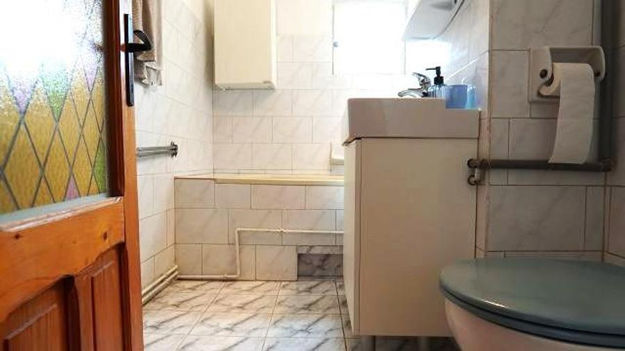 Apartament cu 3 camere decomandat în Micro 11
