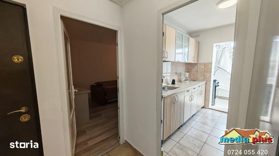 Apartament cu 3 camere decomandat în Micro 17