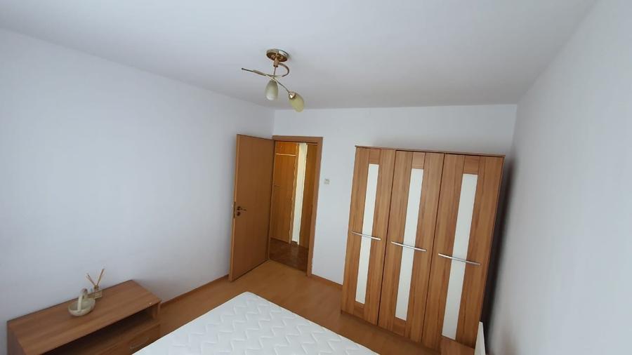 Apartament cu 3 camere decomandat, mobilat în Olteniței