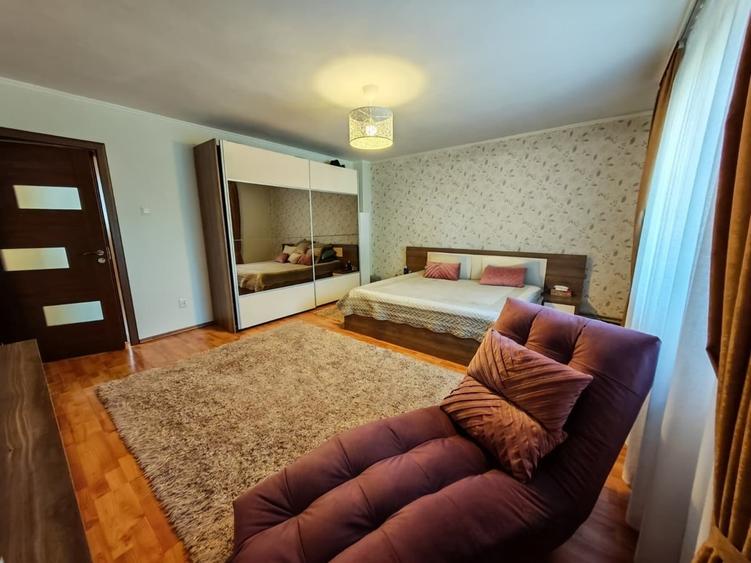 Casă cu 3 camere cu Teren 674 Mp în Crețești