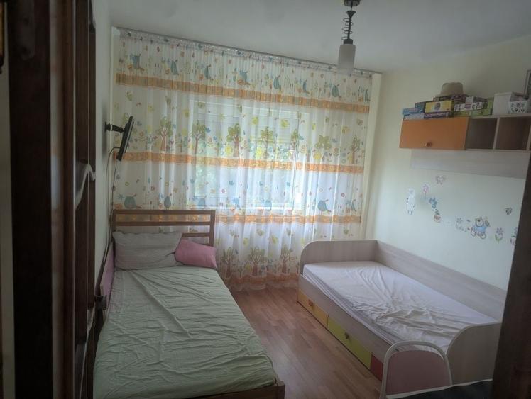 Apartament cu 3 camere decomandat în Galați